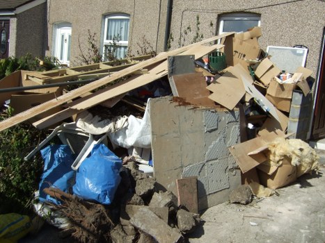 Tools used for garden clearance poplar